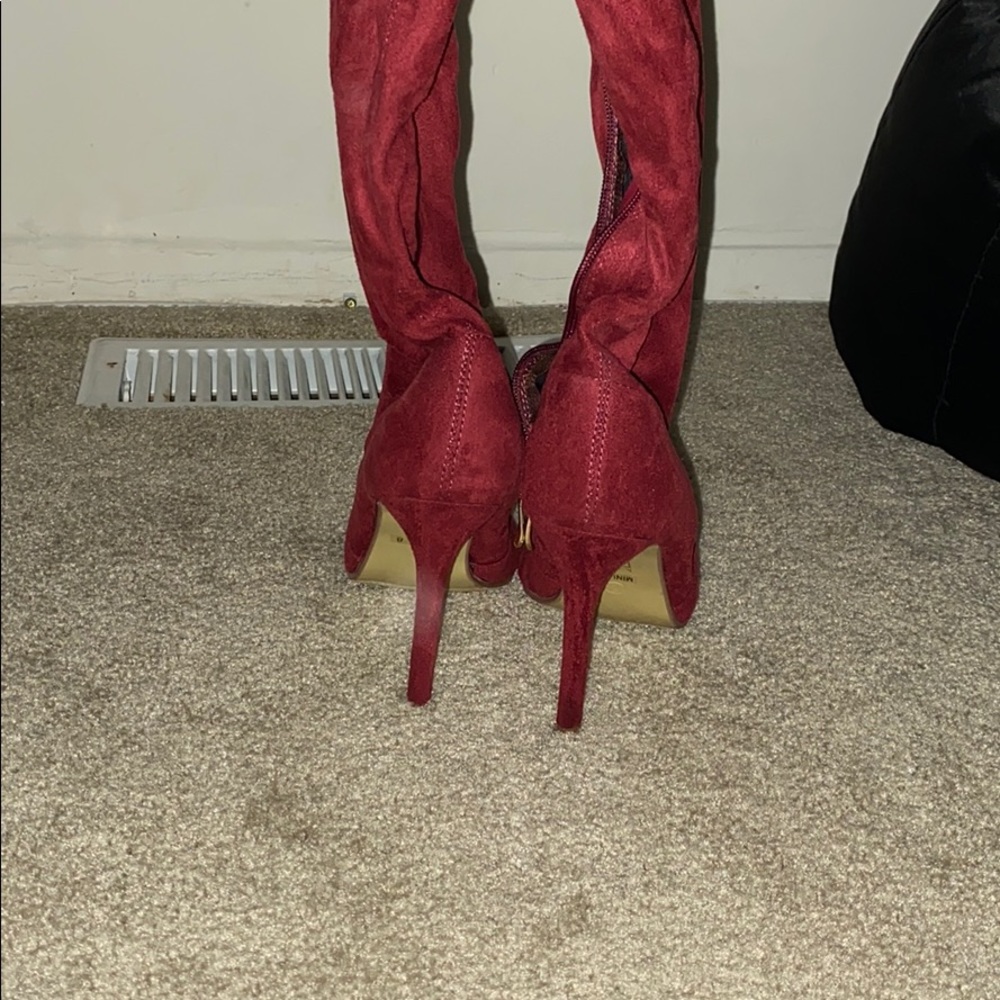 Heels - Picture 2 of 3